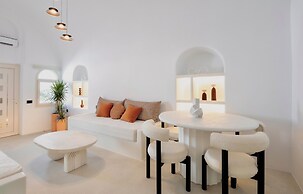 Bluewhite Suites & Villa Santorini