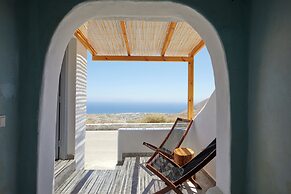 Bluewhite Suites & Villa Santorini
