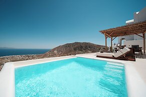 Bluewhite Suites & Villa Santorini