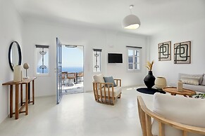 Bluewhite Suites & Villa Santorini