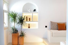 Bluewhite Suites & Villa Santorini