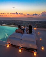 Bluewhite Suites & Villa Santorini