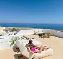 Bluewhite Suites & Villa Santorini