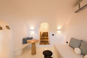 Bluewhite Suites & Villa Santorini