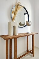 Bluewhite Suites & Villa Santorini