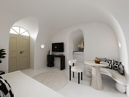 Bluewhite Suites & Villa Santorini