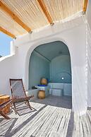 Bluewhite Suites & Villa Santorini