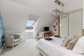 Ger Y Mor - Village Centre With Parking