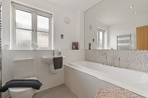 Ger Y Mor - Village Centre With Parking