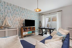 Ger Y Mor - Village Centre With Parking