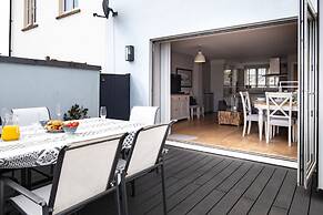 Ger Y Mor - Village Centre With Parking