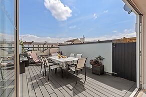 Ger Y Mor - Village Centre With Parking