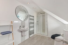 Ger Y Mor - Village Centre With Parking