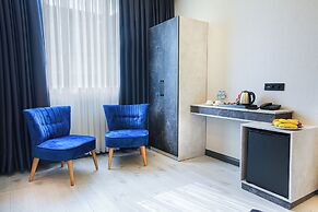 Comfort Point Two Hotel