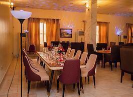 Royal Birds Hotel And Towers