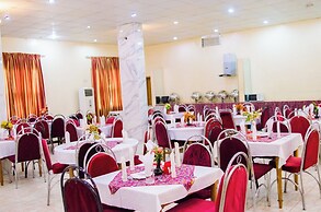 Royal Birds Hotel And Towers