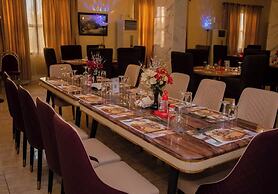 Royal Birds Hotel And Towers