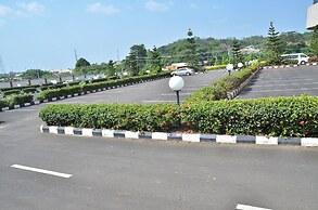 Royal Birds Hotel And Towers