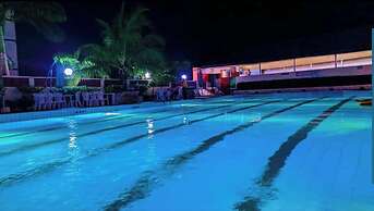 Royal Birds Hotel And Towers