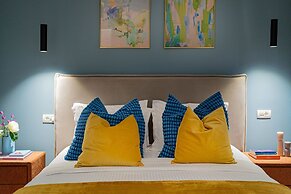 Celestial Azure Tranquil 1BR Piata Universitatii