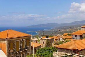 Platsa Seaview Retreat - A Stone-built Escape