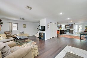 ~ 5 Mi to Beaches: Spacious Tampa Bay Home!