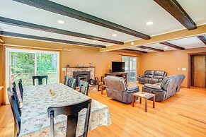 Berkshire Hideaway w/ Fire Pit & Playground!