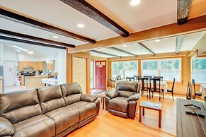 Berkshire Hideaway w/ Fire Pit & Playground!