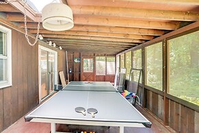 Berkshire Hideaway w/ Fire Pit & Playground!