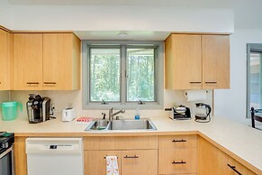 Berkshire Hideaway w/ Fire Pit & Playground!