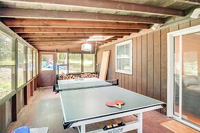 Berkshire Hideaway w/ Fire Pit & Playground!