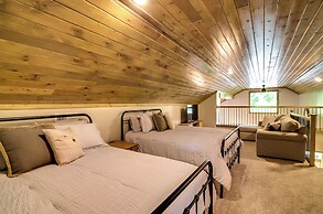 Modern Burkesville Home: 2 Mi to Dale Hollow Lake!