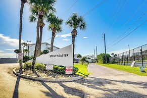 New Smyrna Beach Condo on Water: Rest, Swim & Play