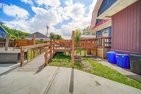 Family-friendly Home: Walk to Lake Erie!