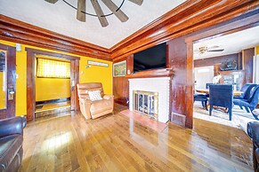 Family-friendly Home: Walk to Lake Erie!