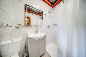 Family-friendly Home: Walk to Lake Erie!