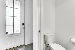 13 Mi to Disney: Davenport Townhome w/ Patio!