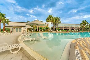 13 Mi to Disney: Davenport Townhome w/ Patio!