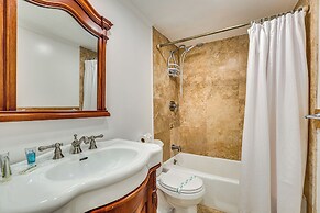 Hollywood Condo w/ Beach Access - Walk to Shore!