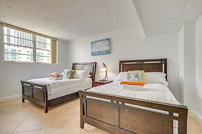 Hollywood Condo w/ Beach Access - Walk to Shore!