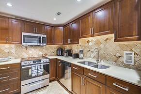 Hollywood Condo w/ Beach Access - Walk to Shore!