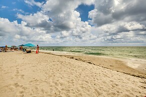 Hollywood Condo w/ Beach Access - Walk to Shore!