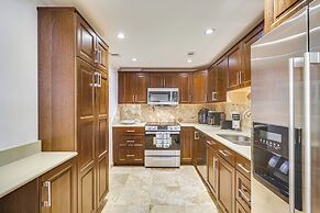 Hollywood Condo w/ Beach Access - Walk to Shore!