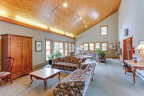 Darling Dwelling: 2 Mi to Dtwn Durango!