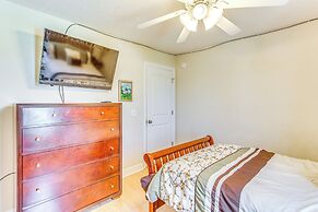 Walk to Seaside: North Myrtle Beach Gem w/ Views!