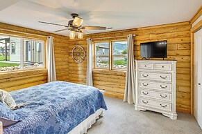 Mountain-view Red Lodge Home - 10 Mi to Skiing!