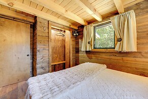 Dreamy Penrose Cabin w/ Panoramic Mountain Views