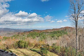 Dreamy Penrose Cabin w/ Panoramic Mountain Views