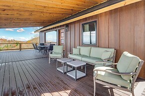 Dreamy Penrose Cabin w/ Panoramic Mountain Views