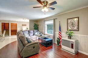 Fire Pit & Mountain Views: Quiet Sparta Getaway